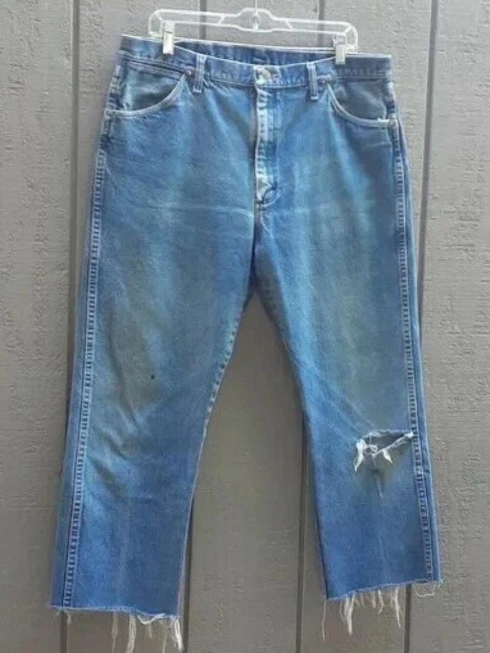 Vtg Wrangler Cropped Jeans 38 x 25 Cowboy Cut Distressed 13MWZ Ankle Highwater